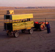 Touristenbus in Amarna